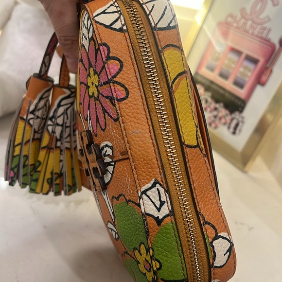 Tory Burch camera bag crafted of leather with floral motif. - Picture 8 of 17